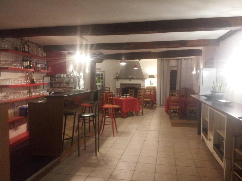 Hotel Restaurant Henri IV Eauze Exterior photo