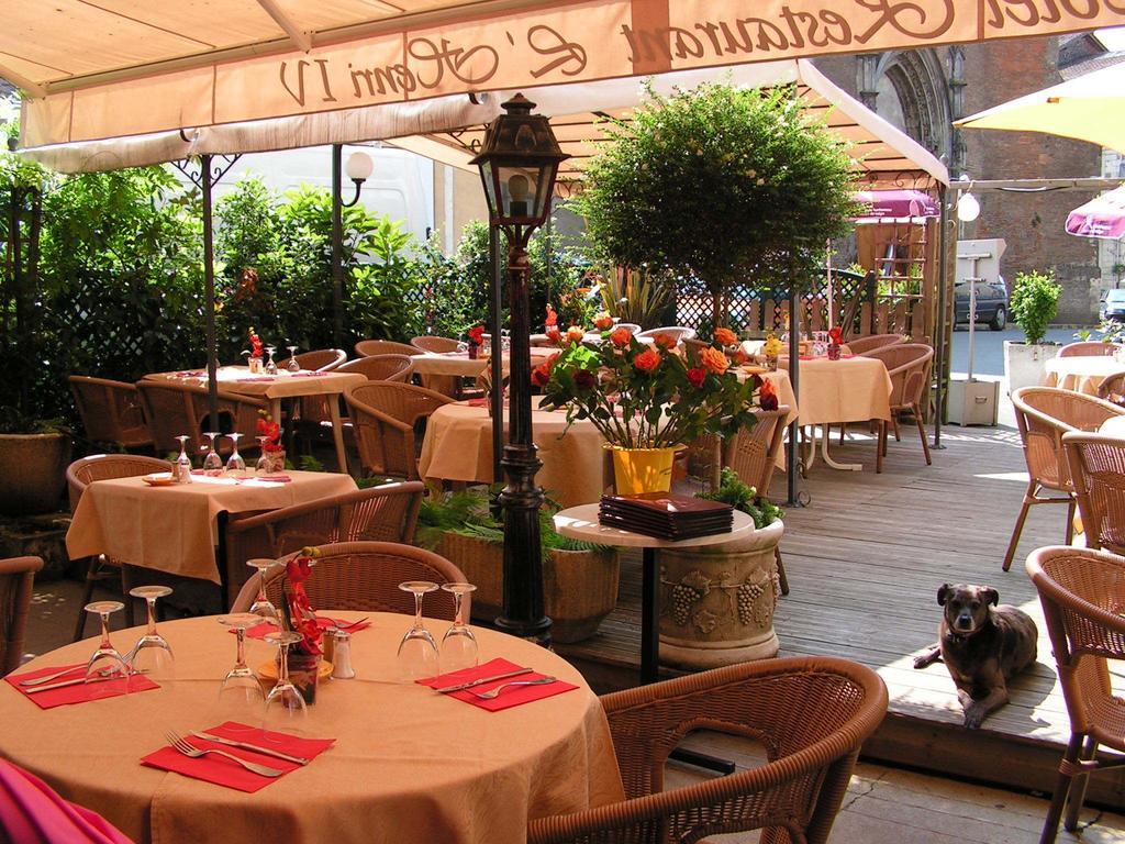 Hotel Restaurant Henri IV Eauze Exterior photo
