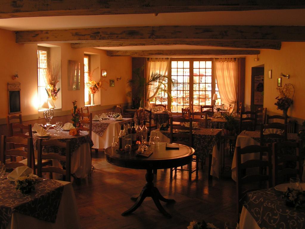 Hotel Restaurant Henri IV Eauze Exterior photo